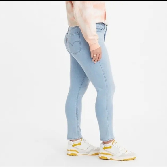 New Women's Levi Stratus 311 Body Shape Skinny Jeans Multiple Sizes - Picture 3 of 3